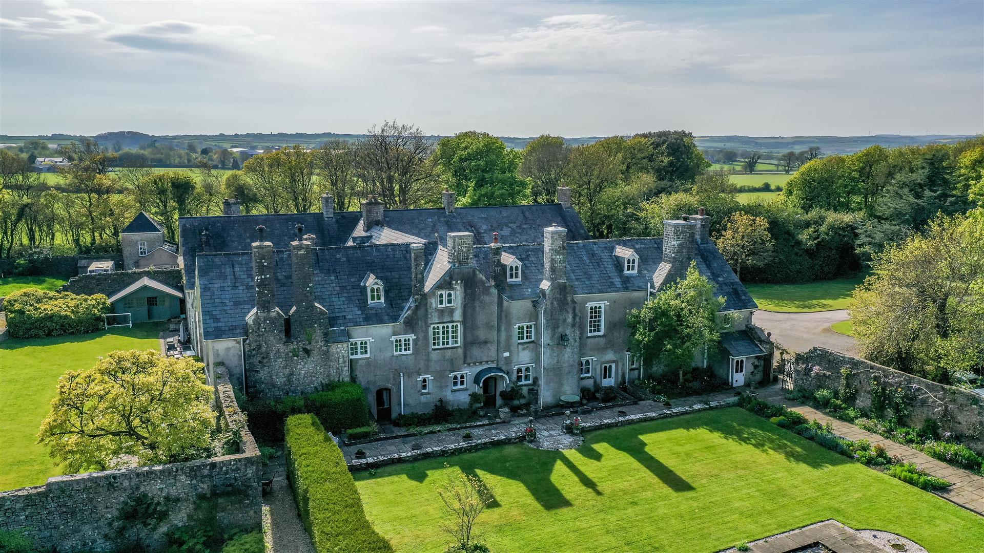 Watts & River Walk, Cowbridge, Vale of CF71 7DW